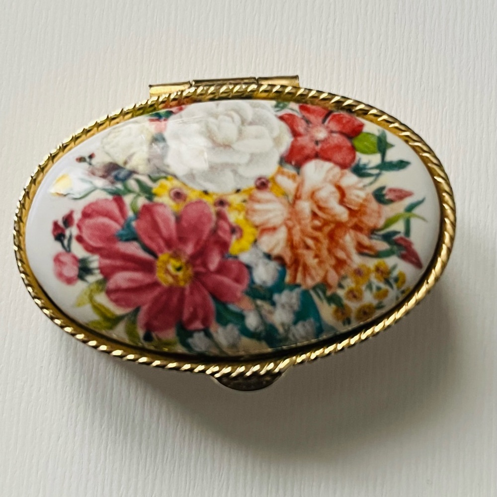 Vintage Floral Gold-Tone Pill Box